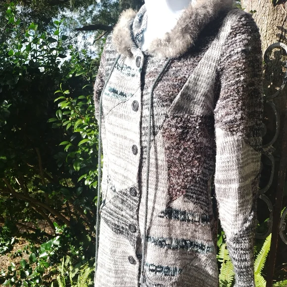 Gorgeous sweater jacket with fur trim small - Picture 2 of 10